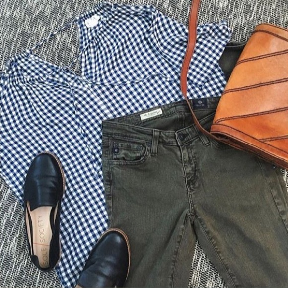 Meet your Posher, Mckenzie - Picture 3 of 3